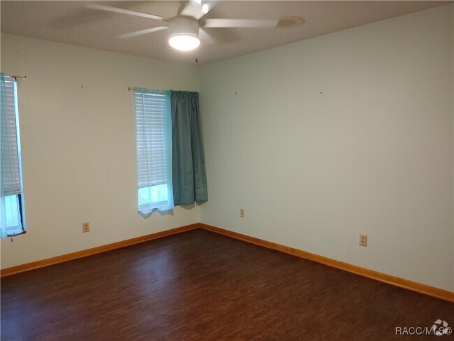 Building Photo - 5140 S Pointe Dr Rental