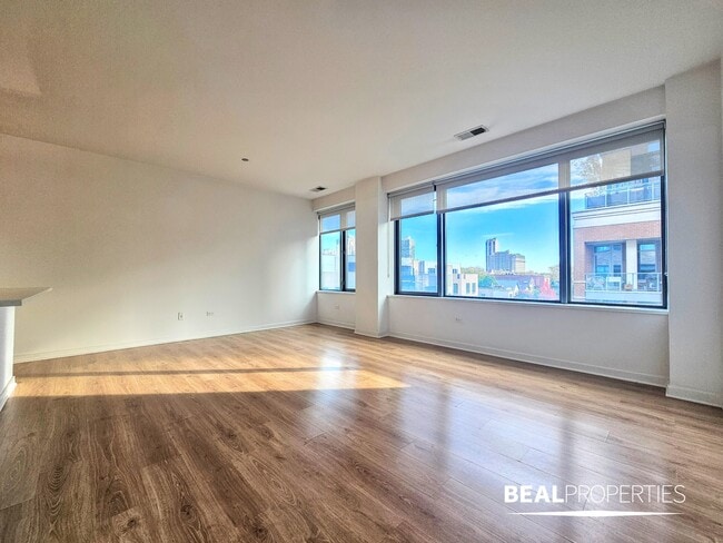 Photo - 548 W Webster Ave