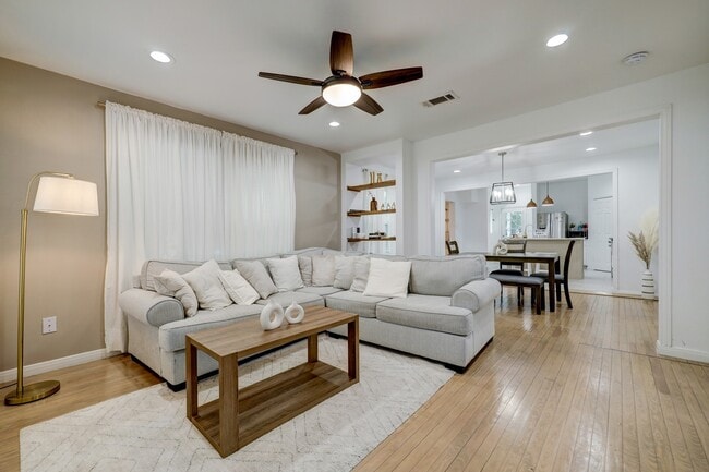 Photo - 4801 Avenue H