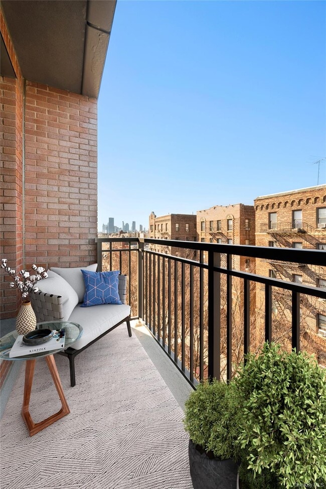 Photo - 28-15 35th St