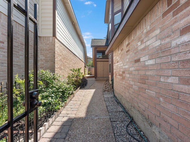 Photo - 1210 Normans Woods St