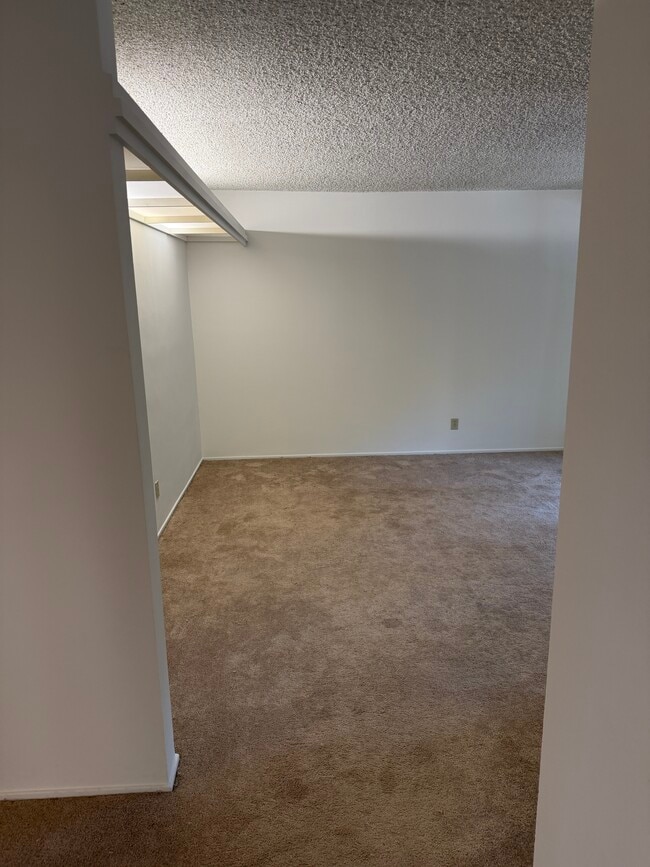 400 Monterey Rd