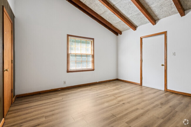 2BR, 1BA - 795SF - Second Bedroom