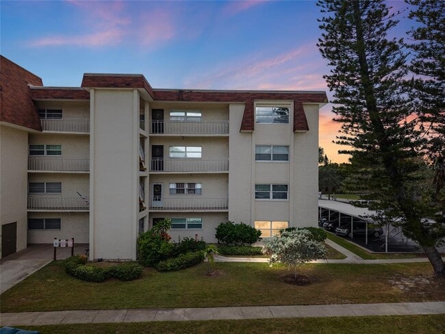209 NE Lincoln Cir N Unit 109