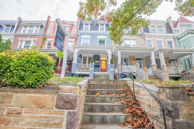 Photo - Lovely 3 BR/2.5 BA Apartment in Columbia H...