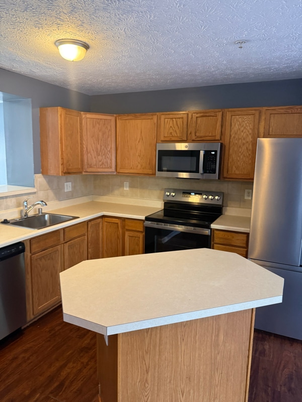 Photo - 2035 Amber Way