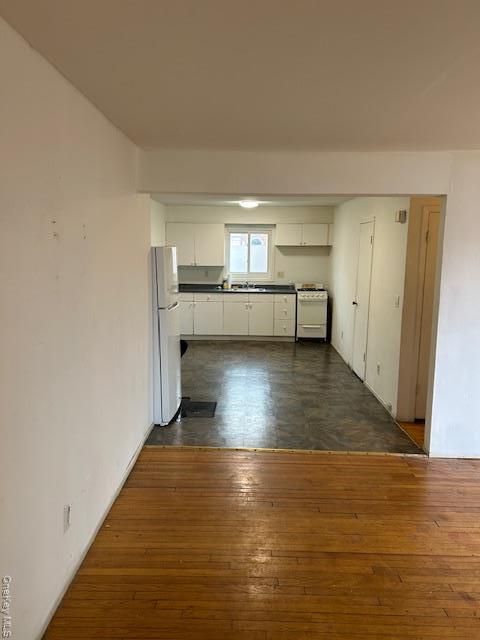 Photo - 639 Wellwood Ave Unit B6