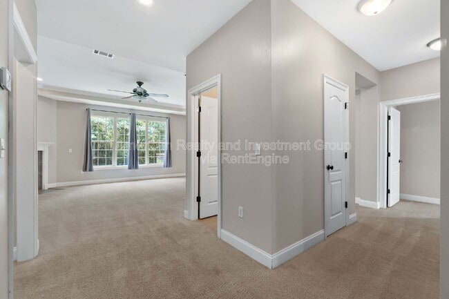 Photo - 130 Alicia Dr