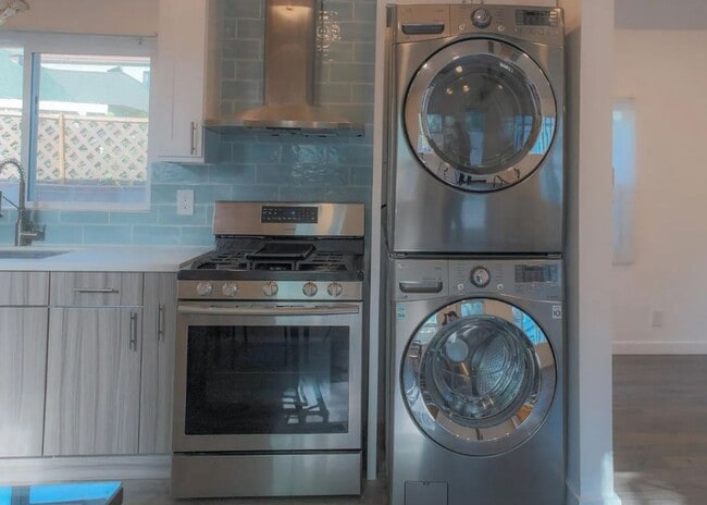 Photo - 1246-1248 El Centro Ave Unit 1248 1/2