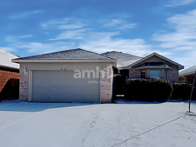 Building Photo - 8516 Rainy Lake Dr