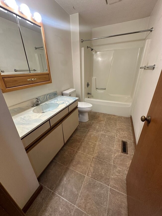 Photo - 1003 Zollinger Rd Unit 1003-B