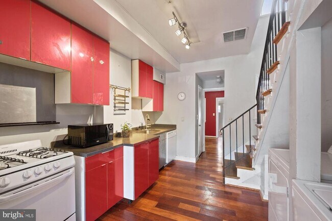 Photo - 1005 V St NW