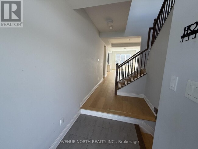 Photo - 569 Rye Grass Wy