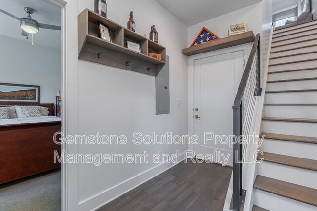 Photo - 815 Melpark Ct