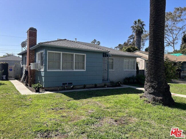 Photo - 2929 Westwood Blvd