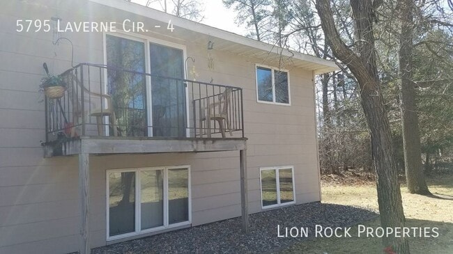 Building Photo - 5795 Laverne Cir N Unit 4