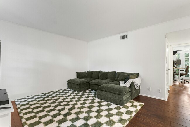 Photo - 8702 Village Dr Unidad 103