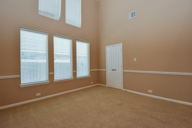 Photo - 21223 Pennshore Ln
