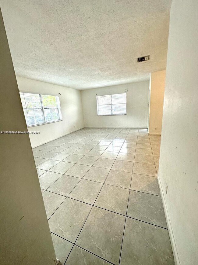 Photo - 7640 SW 10th St Unit B