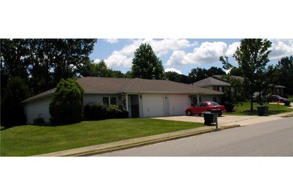 Building Photo - 383-MF2-E Unit B Rental