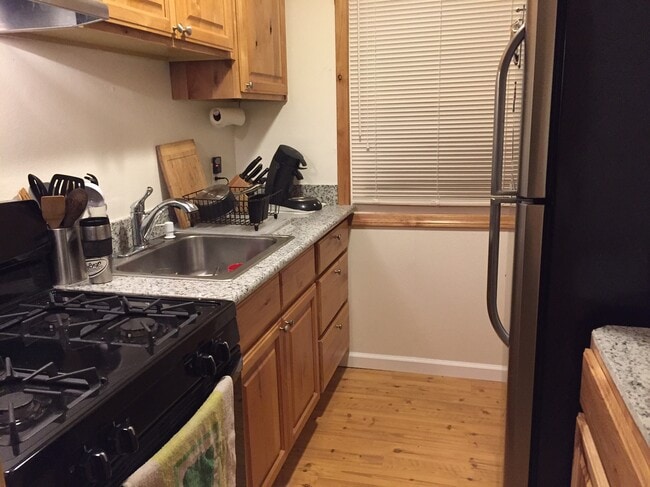 Photo - 2565 Pinter Ave Unidad 1 (Front, 2bd/1ba)