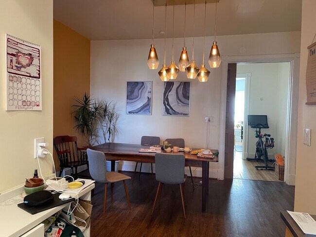 Vista del comedor desde la cocina
