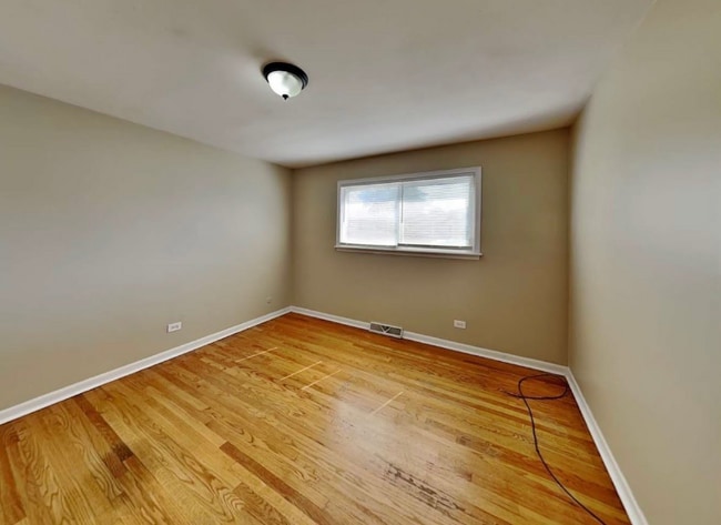 Photo - 7641 S Oconto Ave