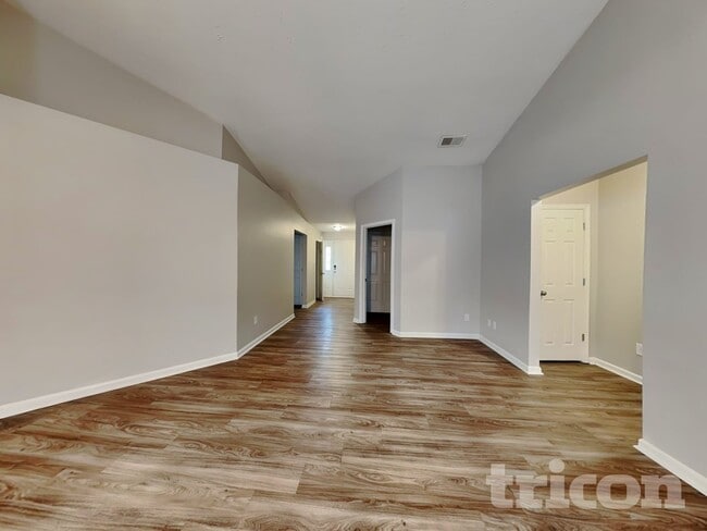 Photo - 5050 Elizabeth Rd