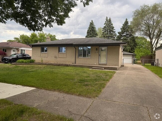 Building Photo - 13444 Melanie Dr Rental