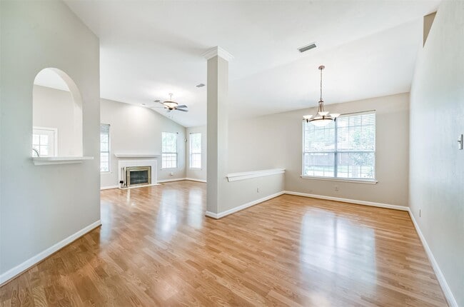 Photo - 15019 Trumpet Vine Ln