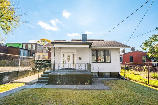 Photo - Stunning 2 bedroom home in North Side available Feb 1!