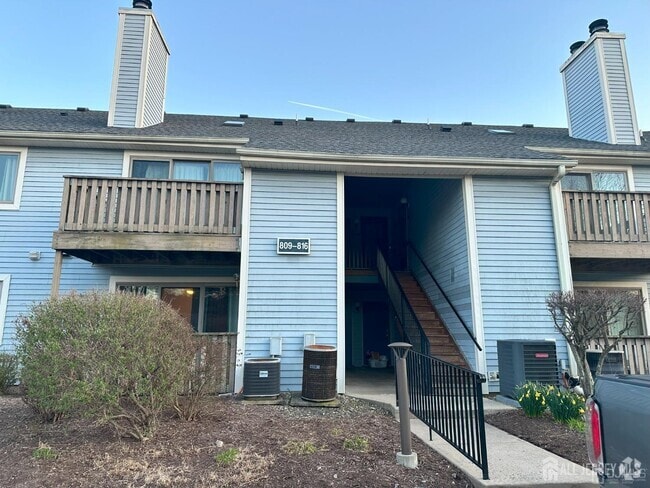 Building Photo - 815 Aspen Dr Rental