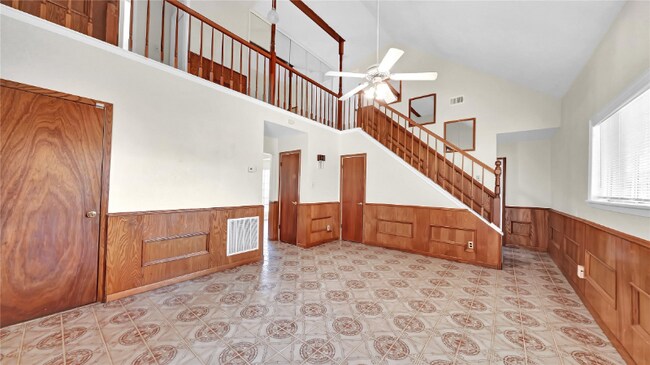 Photo - 737 E Brown Ln