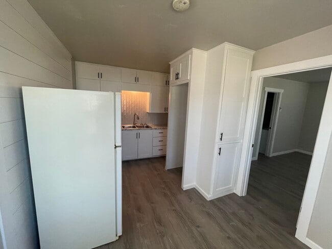Photo - 1 bed 1 bath duplex nestled in Chickasha Oklahoma! large yard, laundry connections, NEWLY REMODELED!