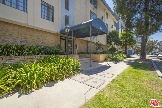 Building Photo - 456 S Harvard Blvd Rental
