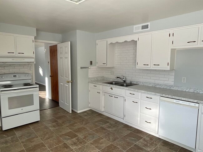 Photo - 7316 Riverton Dr