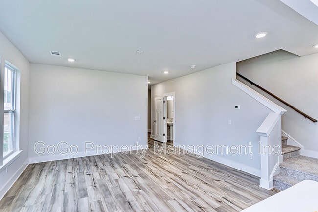Photo - 109 Marston Ln