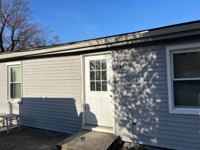 Photo - 811 W 8th St