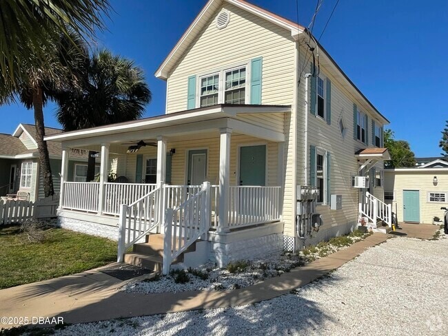 Building Photo - 37 S Wild Olive Ave Unit 4 Rental