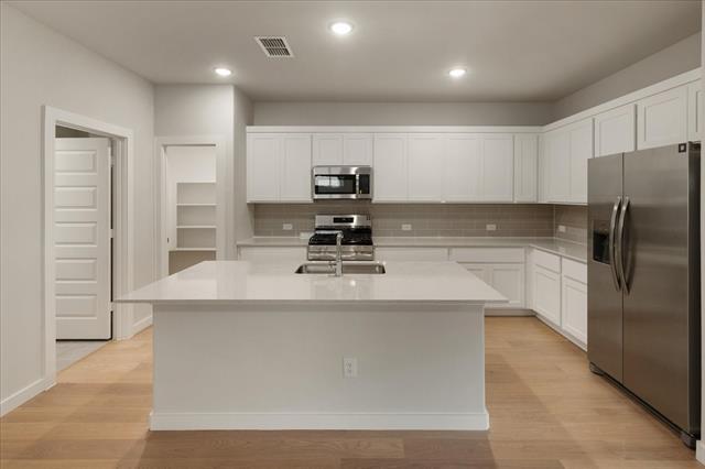 Photo - 1010 Honeydew Ln House