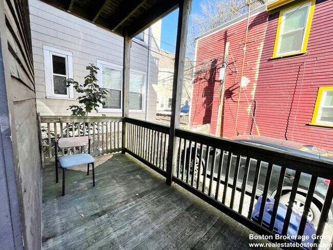Photo - 37 Hillside St Unit 1