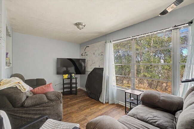 Photo - 233 Westridge Dr