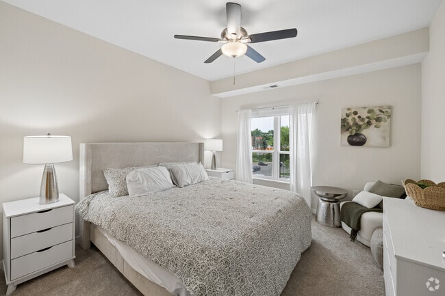 2BR, 2BA - 1,072SF - Primary Bedroom
