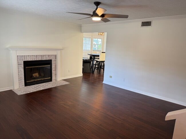 Liv Rm leading to Kitchen - 3601 W Santiago St