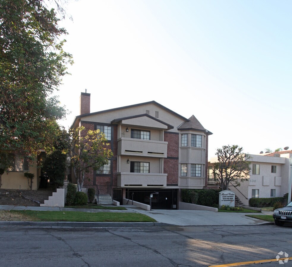 Photo - 534 E Harvard Rd