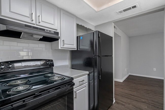 1 Bed 1 Bath Kitchen
