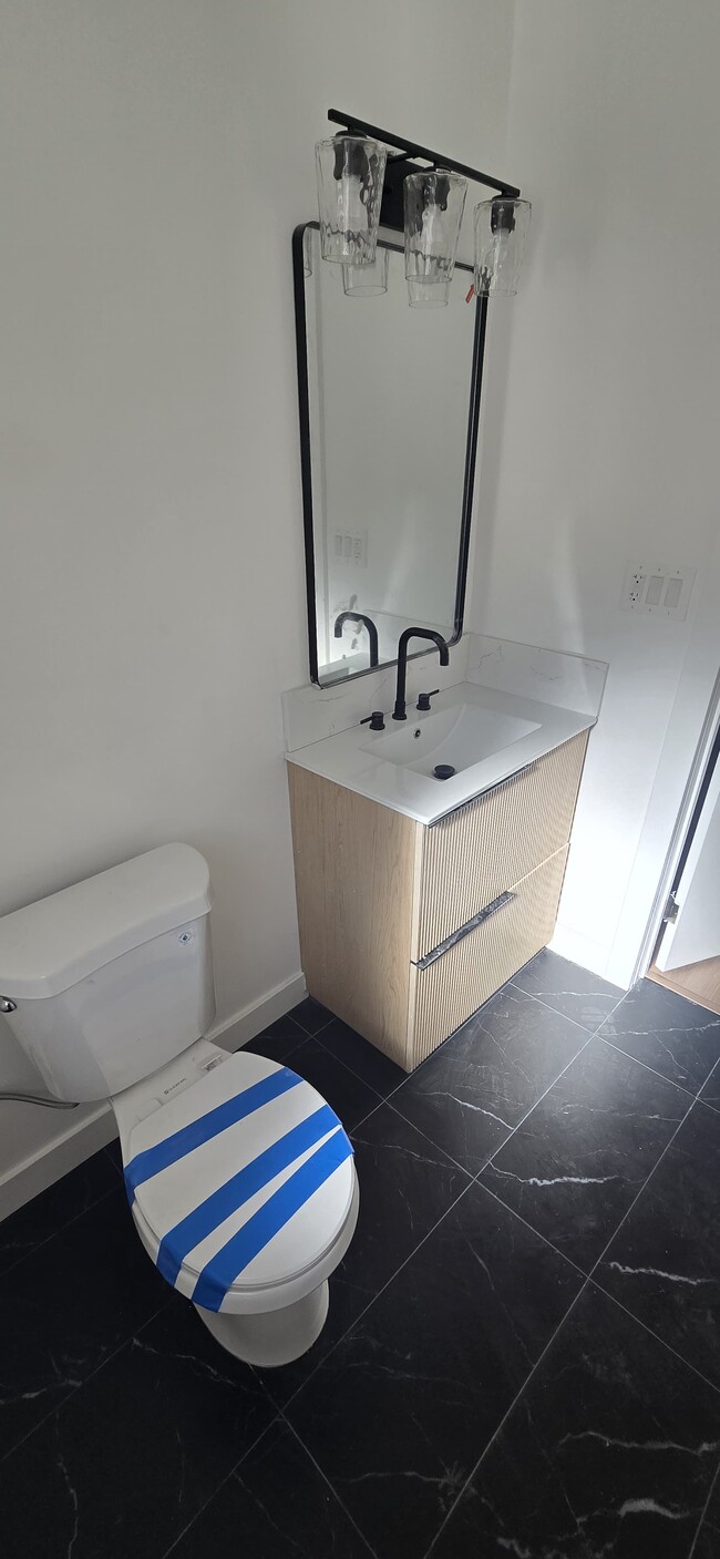 Photo - 1802 Los Encinos Ave