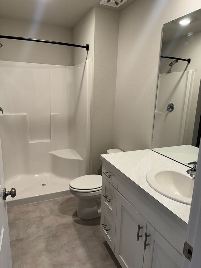 Photo - 4 Bed 2.5 Bath Home with Community Amenities