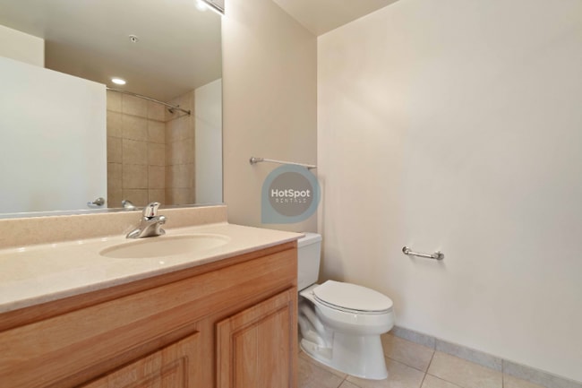 Photo - 373 N Desplaines St