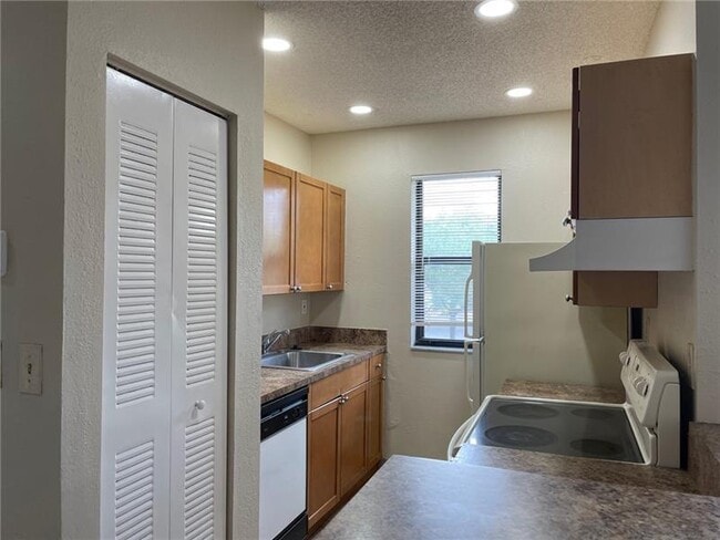 Photo - 11628 NW 26th Ct Unit 5